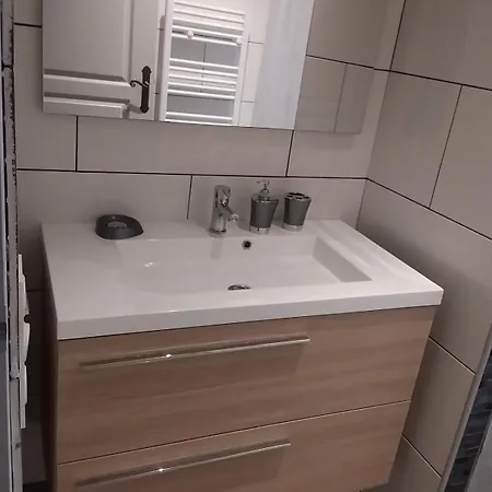 Jolie Location Apartment *